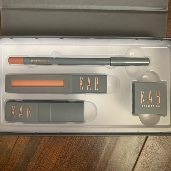 KAB nude lip kit “sending nudes” KAB cosmetics - Picture 4 of 4